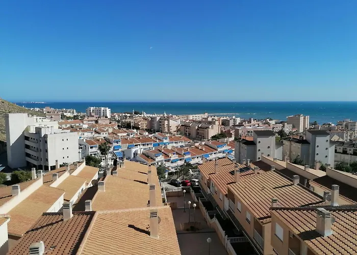 Magnificent 3 Bedroom House Close To The Beach With Community Swimming Pool