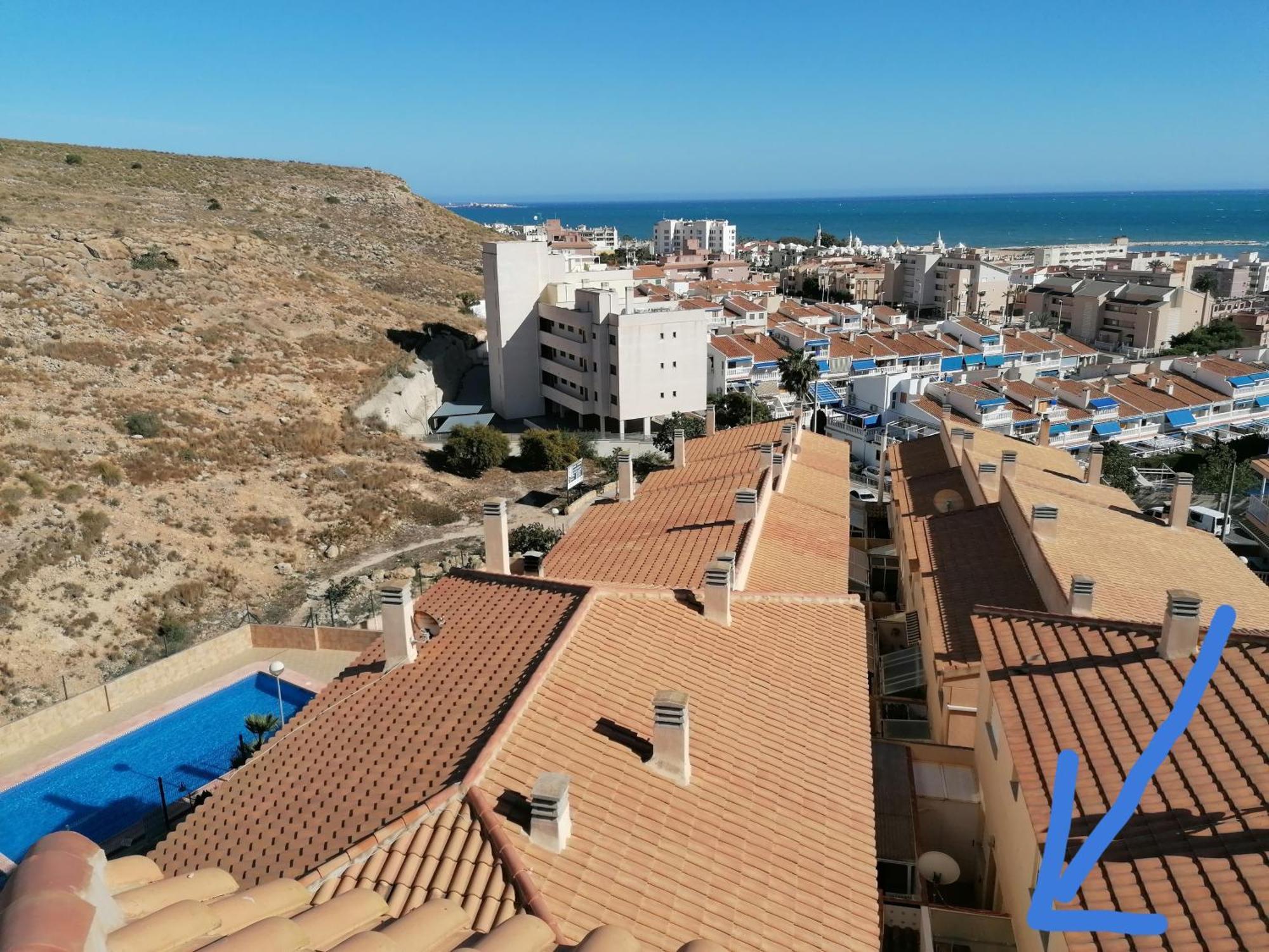 Magnificent 3 Bedroom House Close To The With Community Swimming Pool Holiday home *