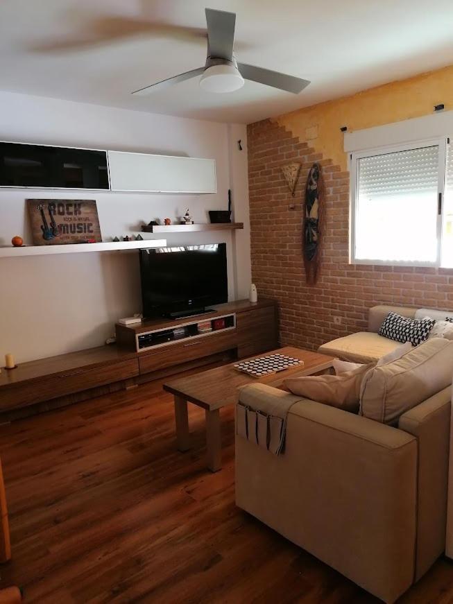 Magnificent 3 Bedroom House Close To The With Community Swimming Pool Santa Pola